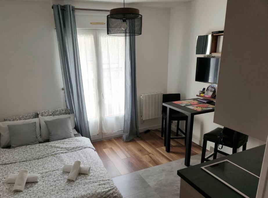Petit Studio En Plein Centre-Ville De Vendôme מראה חיצוני תמונה